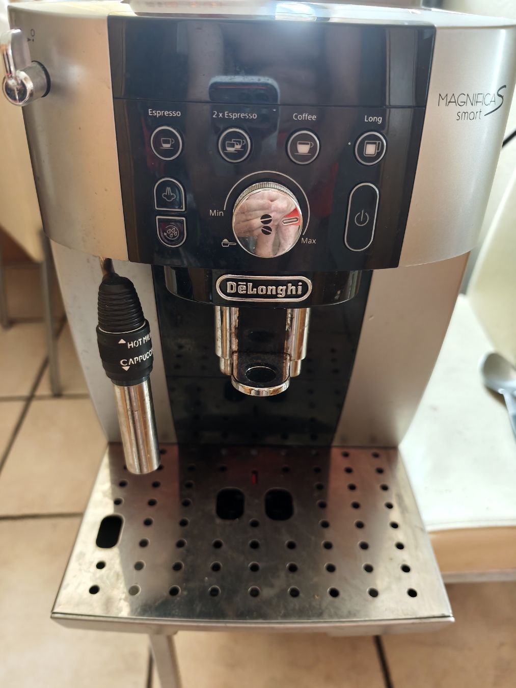 De'Longhi Macchine per caffè & Macchine per espresso: Delonghi Magnifica S Smart – Usato da Sarnen venduto da Laut_musik