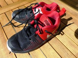 Nike Turnschuhe, Grösse 32, Top Zustand!