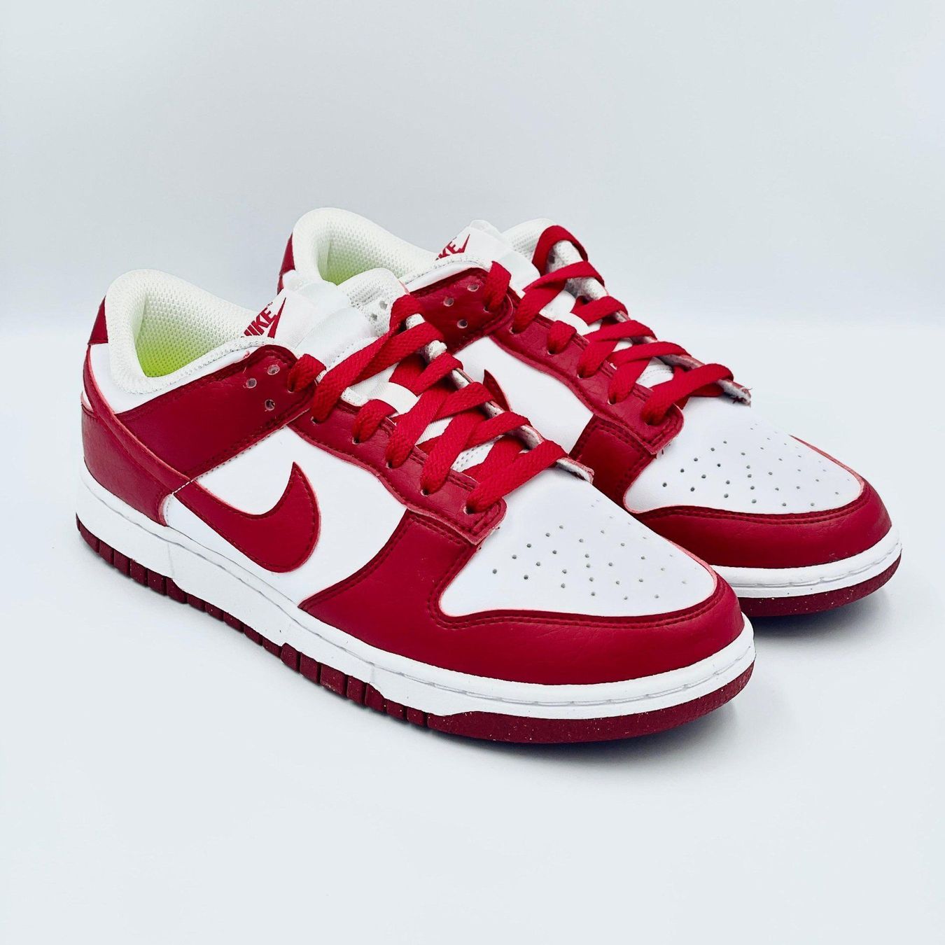 Nike Scarpe da donna: Nike Dunk Low University Red EU 36.5 – Nuovo e nell'imballaggio originale da Erlinsbach venduto da sasneakers