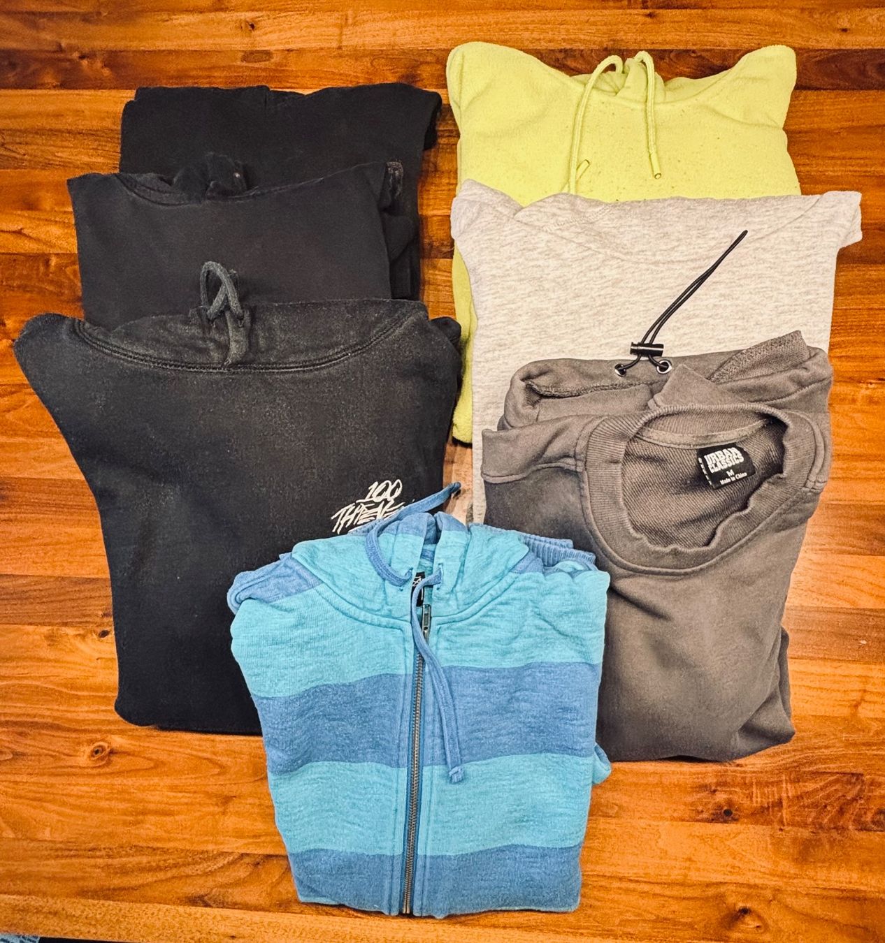 Pulls & Sweat-shirts: Pullover Grösse M: Set aus 7 – D'occasion à Muttenz par Anonym591