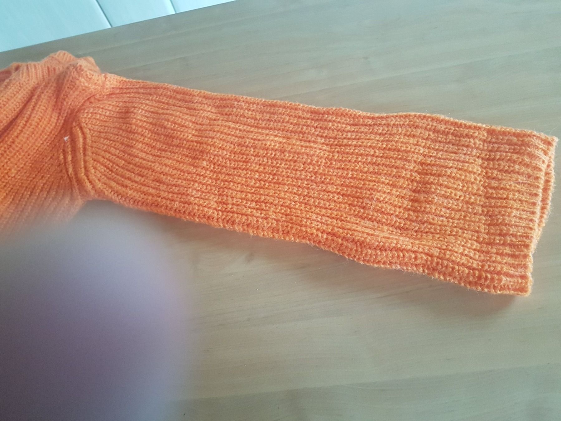 C&A Maglioni & Felpe: Pull orange taille M marque C&A – Usato da Villiers venduto da san_jn5w 2