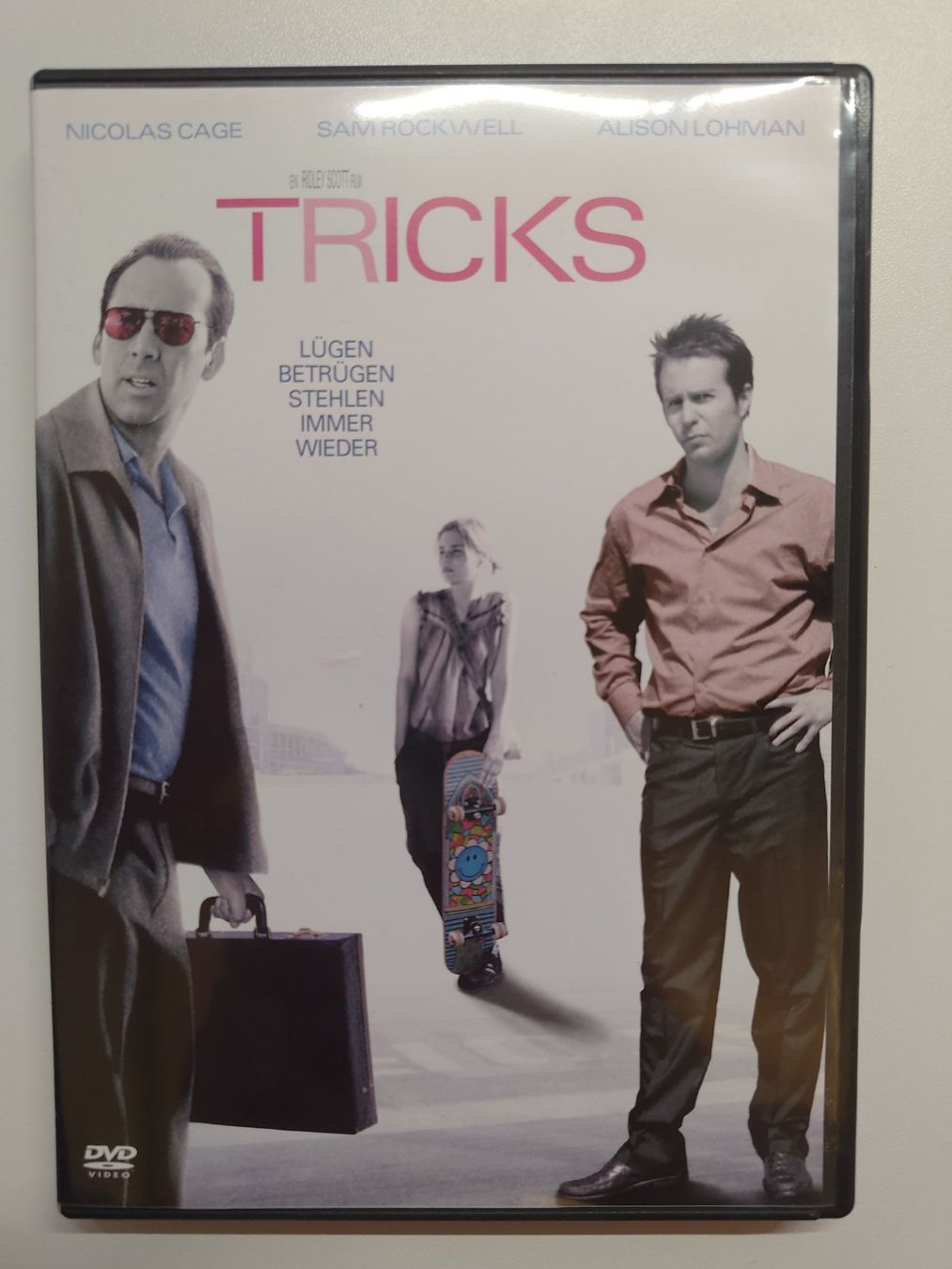 Alle DVDs: Tricks – Gebraucht aus Liestal von Kratzilla