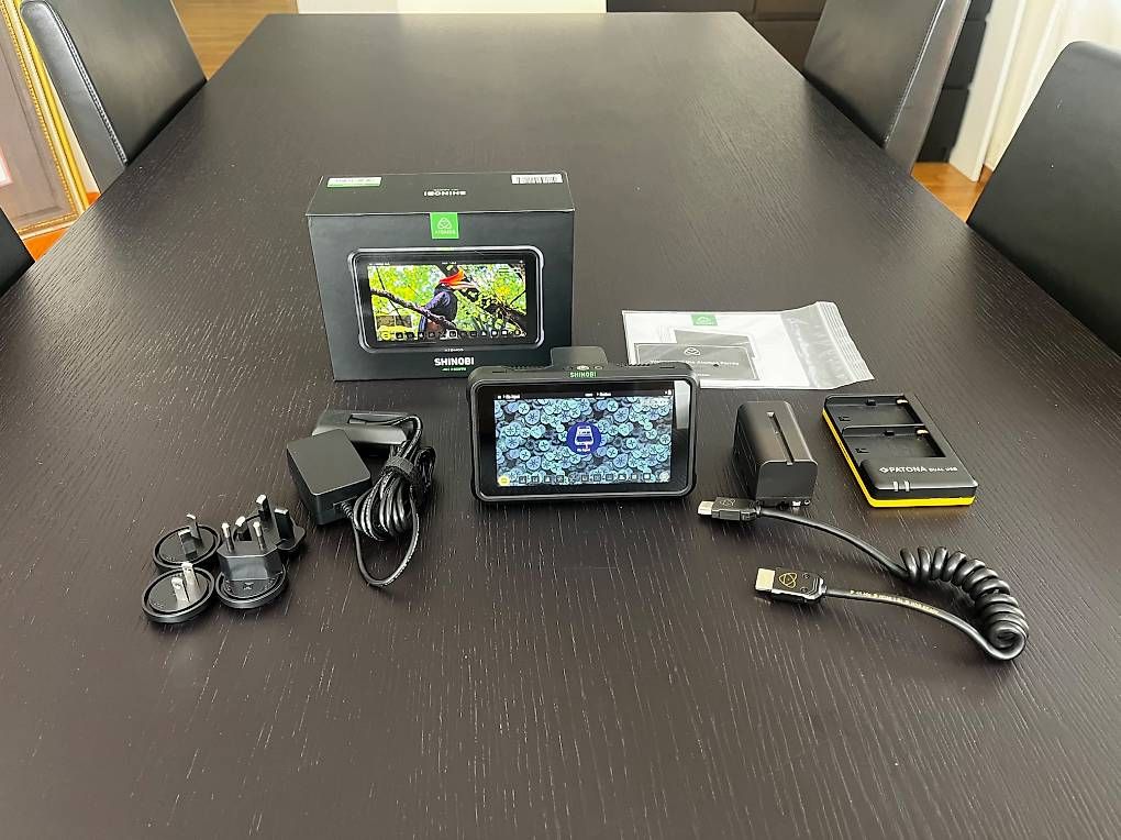 Monitor: Atomos Shinobi 5" Monitor  Komplettes Set mit Akkus – Usato da Zürich venduto da Han