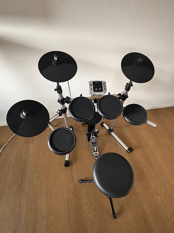 Strumenti musicali: Millenium MPS-150 batteria elettronica completa  come nuova – Usato da Chiasso venduto da bal_cwl6 3