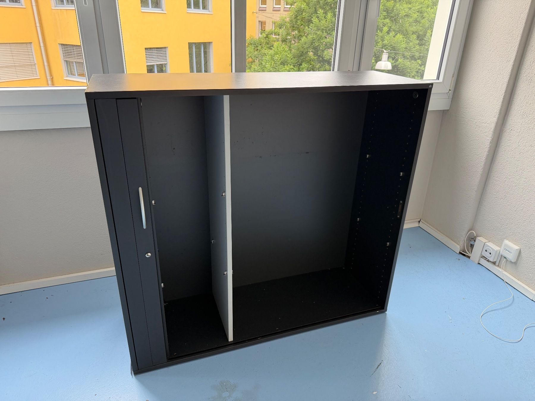 Armadi: Schrank: Schwarz – Usato da Zürich venduto da mar_hs6l 1