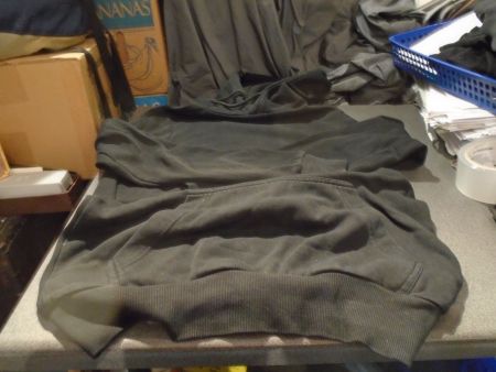 Kapuzenpullover Grösse S, C&A, schwarz/Bauchtasche