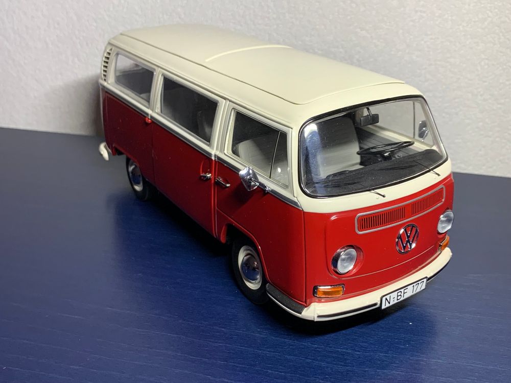 GREENLIGHT 32100-A Scale 1/64 | VOLKSWAGEN T2 DOUBLE CABINE PICK-UP
