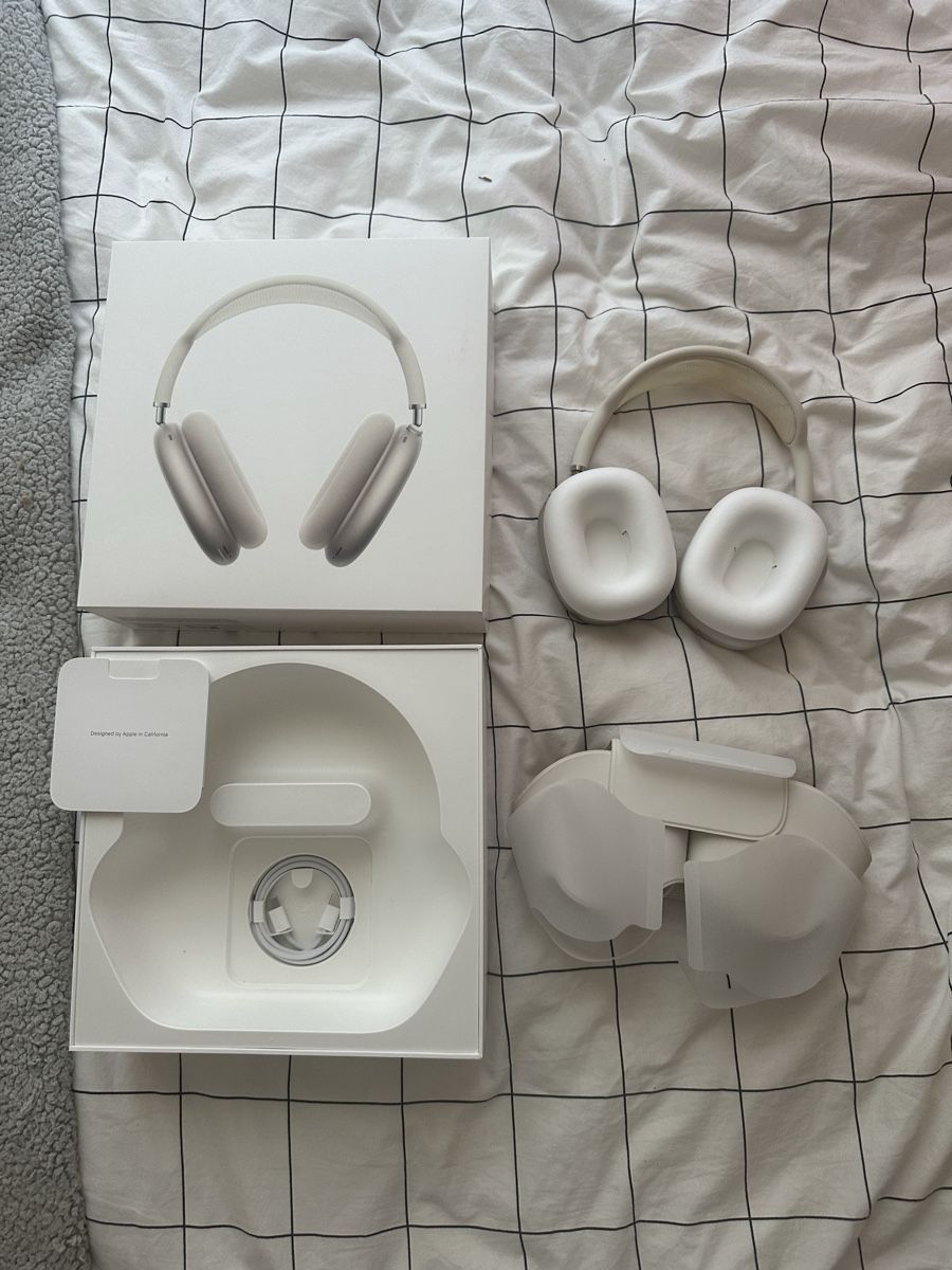 Apple Cuffie: AirPods Max headphones with Smart Case, Silver – Nuovo (secondo la descrizione) da Zürich venduto da mlanyfer