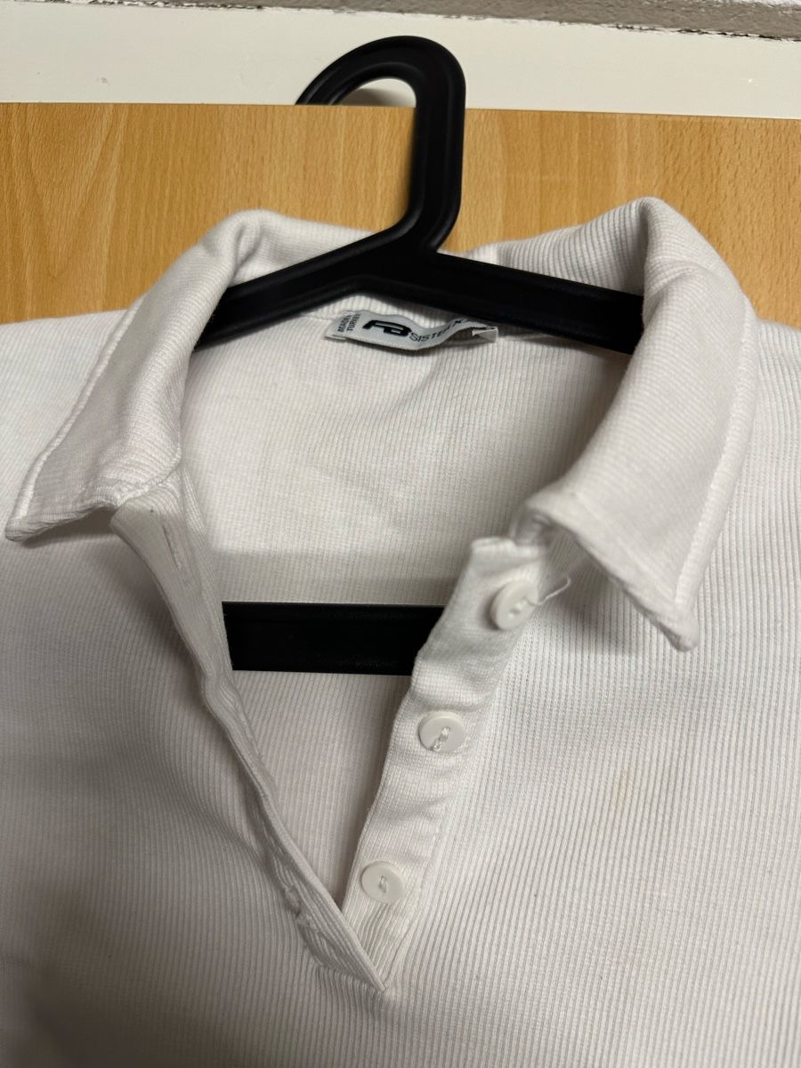 Top: Trendiges, geripptes Crop-Top in Weiss – Nuovo (secondo la descrizione) da Zollikofen venduto da Akshy 1