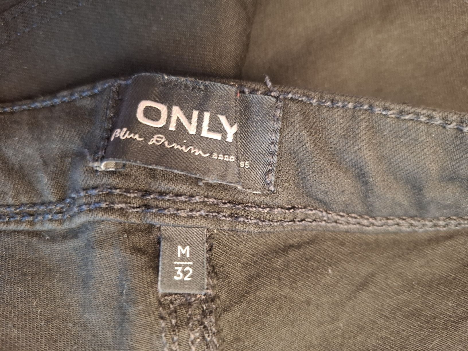 Only Jeans: ONLY Damen Jeans, Grösse M/32, all time Black – Usato da Basel venduto da pamsi357 1