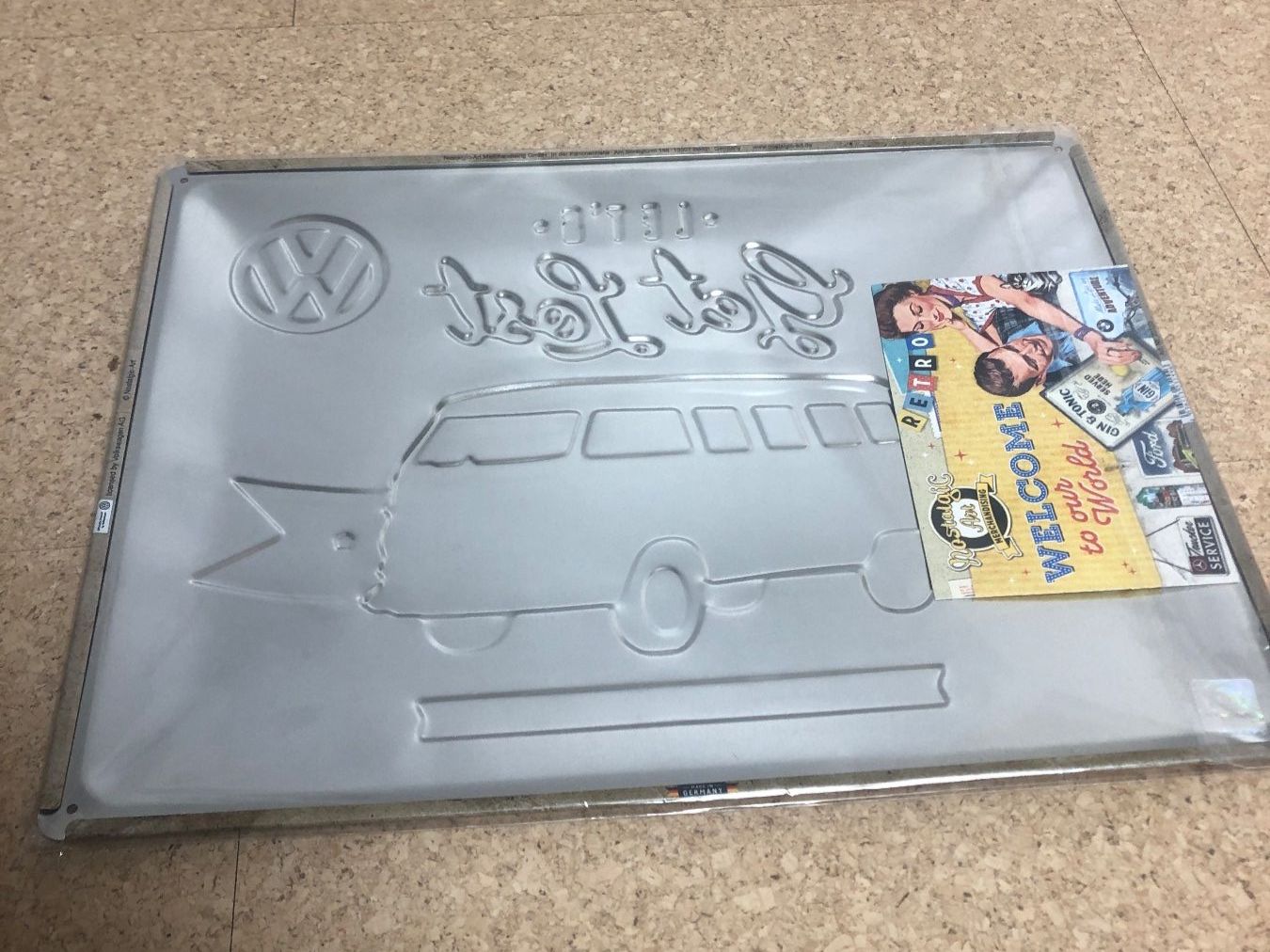 Volkswagen Insegne: Nostalgisches Blechschild VW Bulli – Nuovo e nell'imballaggio originale da Ballwil venduto da goldi360 1