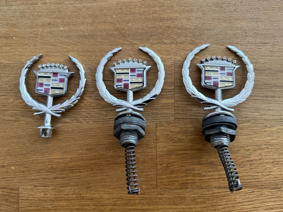 Cadillac Tutti i ricambio: Cadillac Kühlerfigur Embleme Kühler Figur Emblem – Usato da Goldach venduto da Donpancho 4