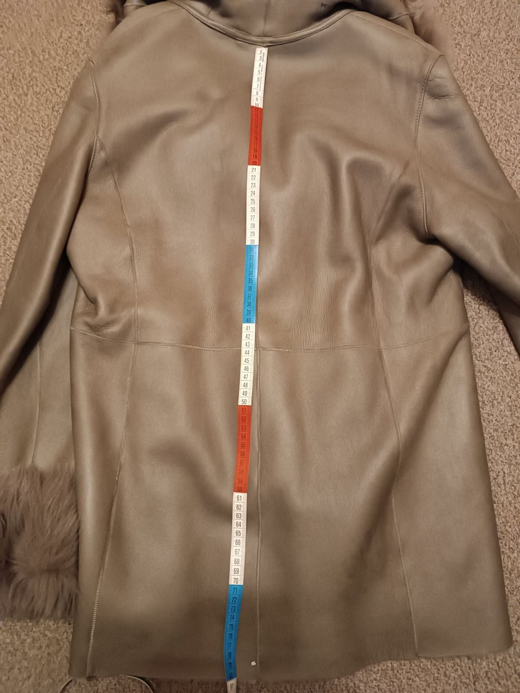 Madeleine Giacche: Lammfelljacke echt hellgrau-beige von Madeleine – Nuovo (secondo la descrizione) da Horn venduto da sonjamenzi 7