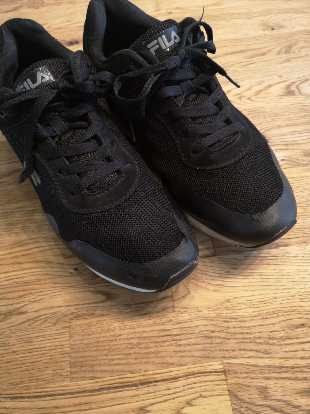 Puma Scarpe da uomo: Fila Schuhe (sneaker) Gr 45.. – Usato da Forch venduto da Hakyboss 1