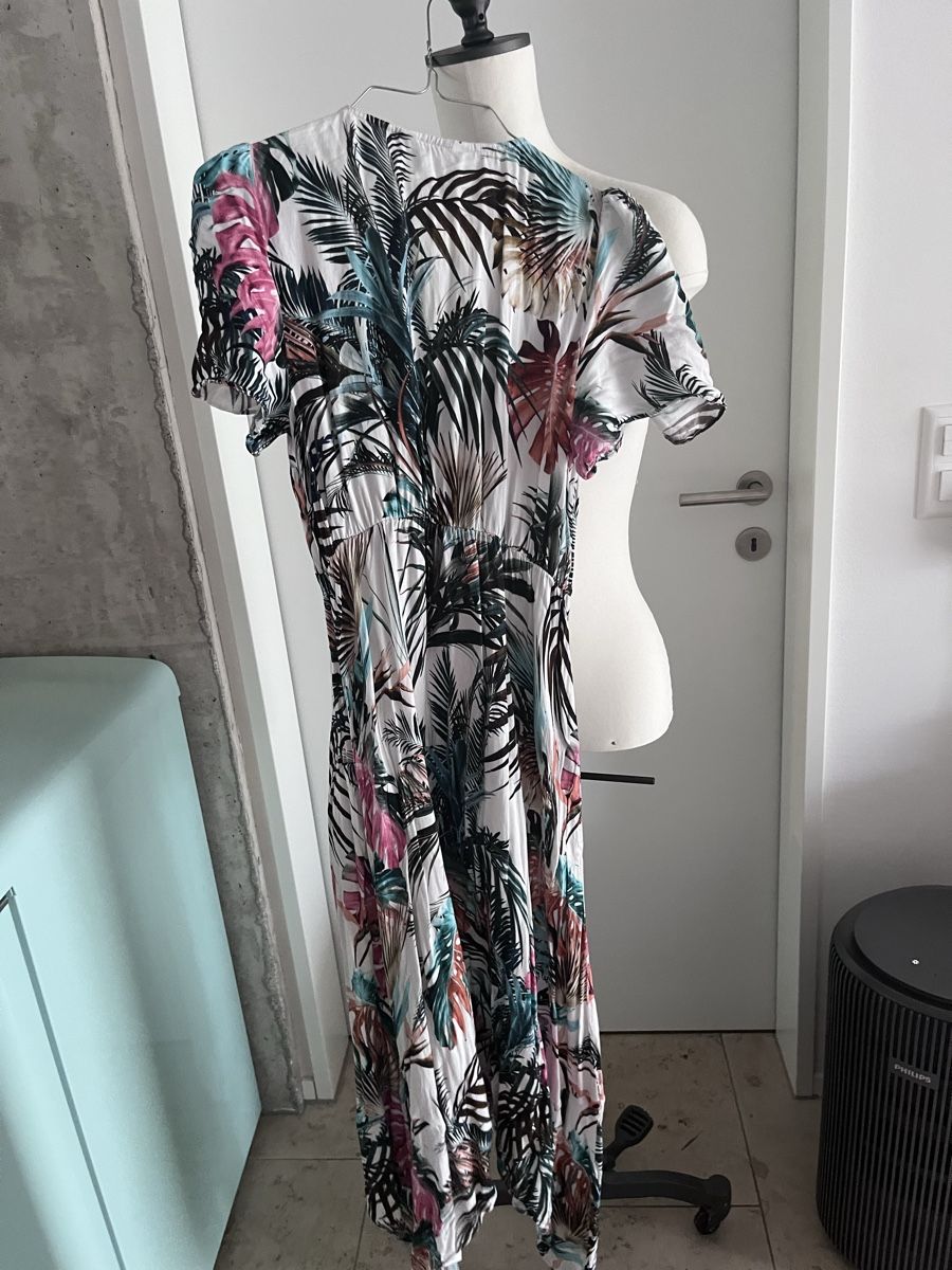 Lots de vêtements: Naf Naf Kleid - Gr 38 – D'occasion à Zollikerberg par LLV 1