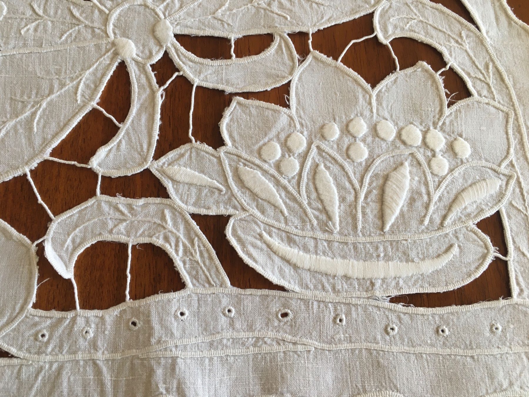 Coperte: Wunderschöne seltene Hohlsaum Tischdecke weiss – Usato da Bern venduto da Smile-2707 2