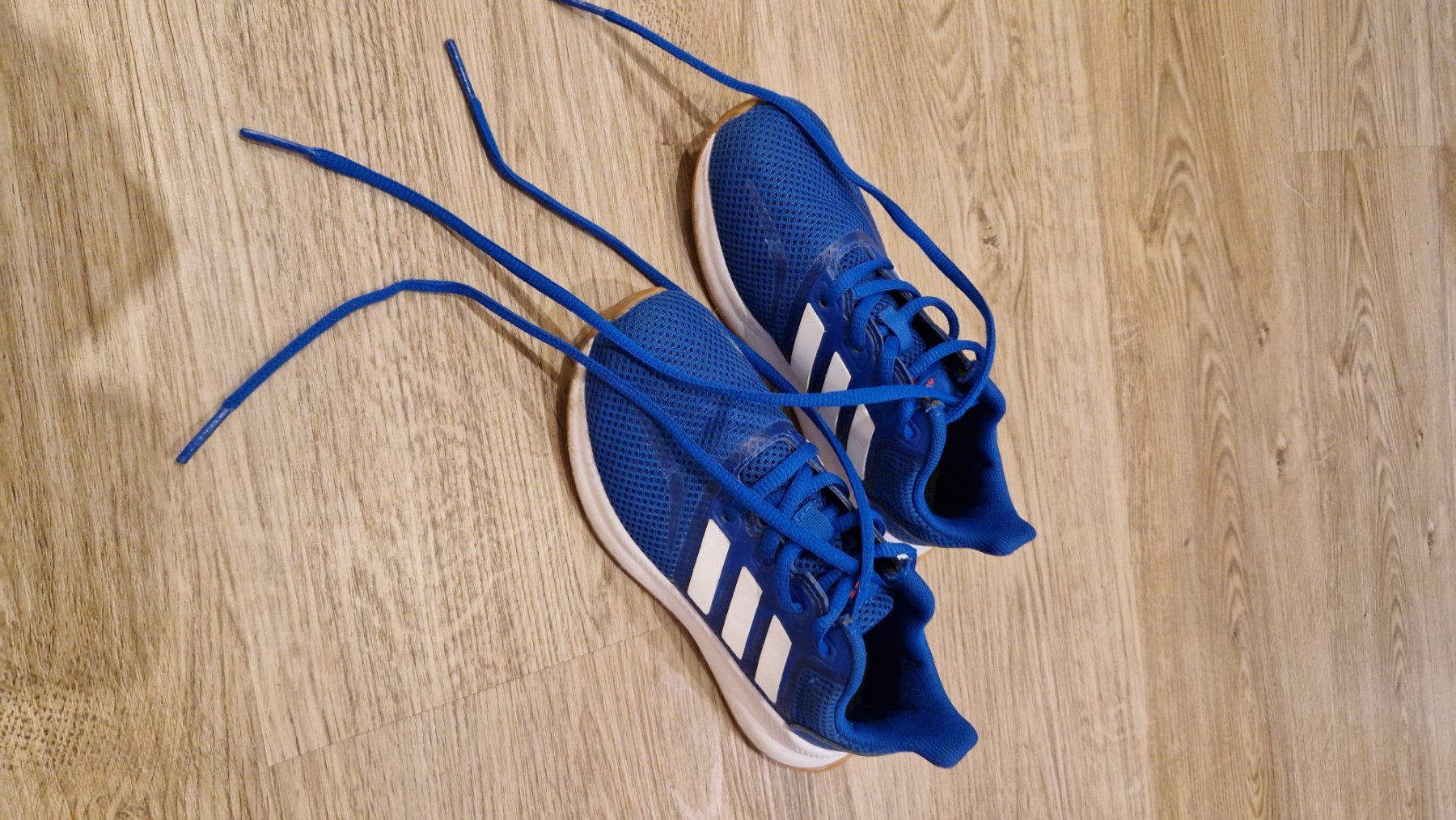 Adidas Scarpe per ragazzi: Adidas Turnschuhe Gr. 30 – Usato da Roggliswil venduto da Crosser17