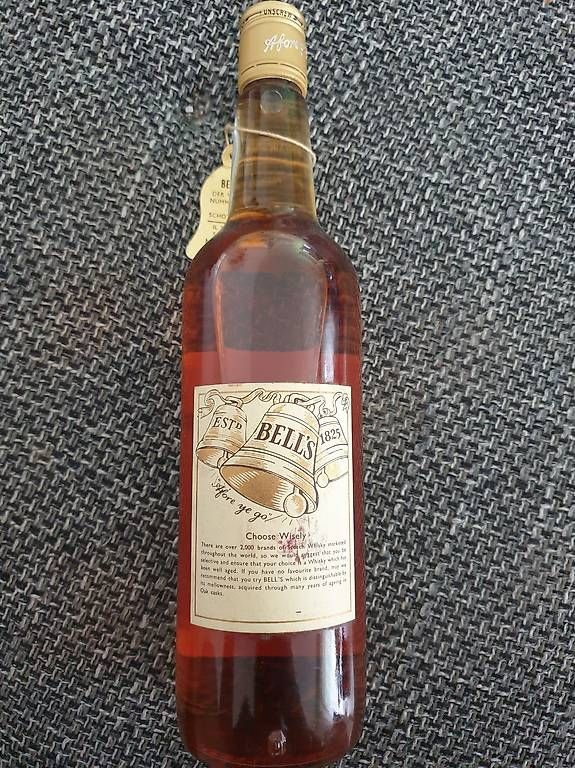 Bevande alcoliche: Bell's Scotch Whisky Old Edition – Usato da Winterthur venduto da fab_xwh7 1