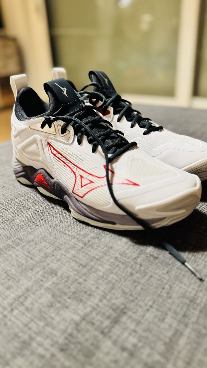 Mizuno Scarpe da uomo: Mizuno Wave Momentum 3, Size 41 – Nuovo (secondo la descrizione) da Kloten venduto da Sourav
