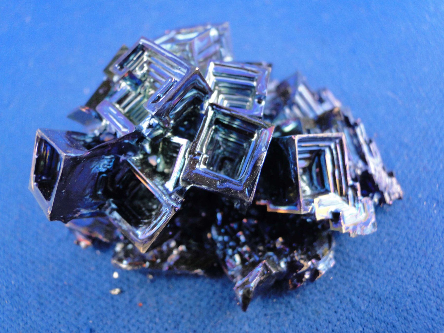 Minerali & Pietre curative: Bismuth – Usato da Schinznach Bad venduto da Demerald 6