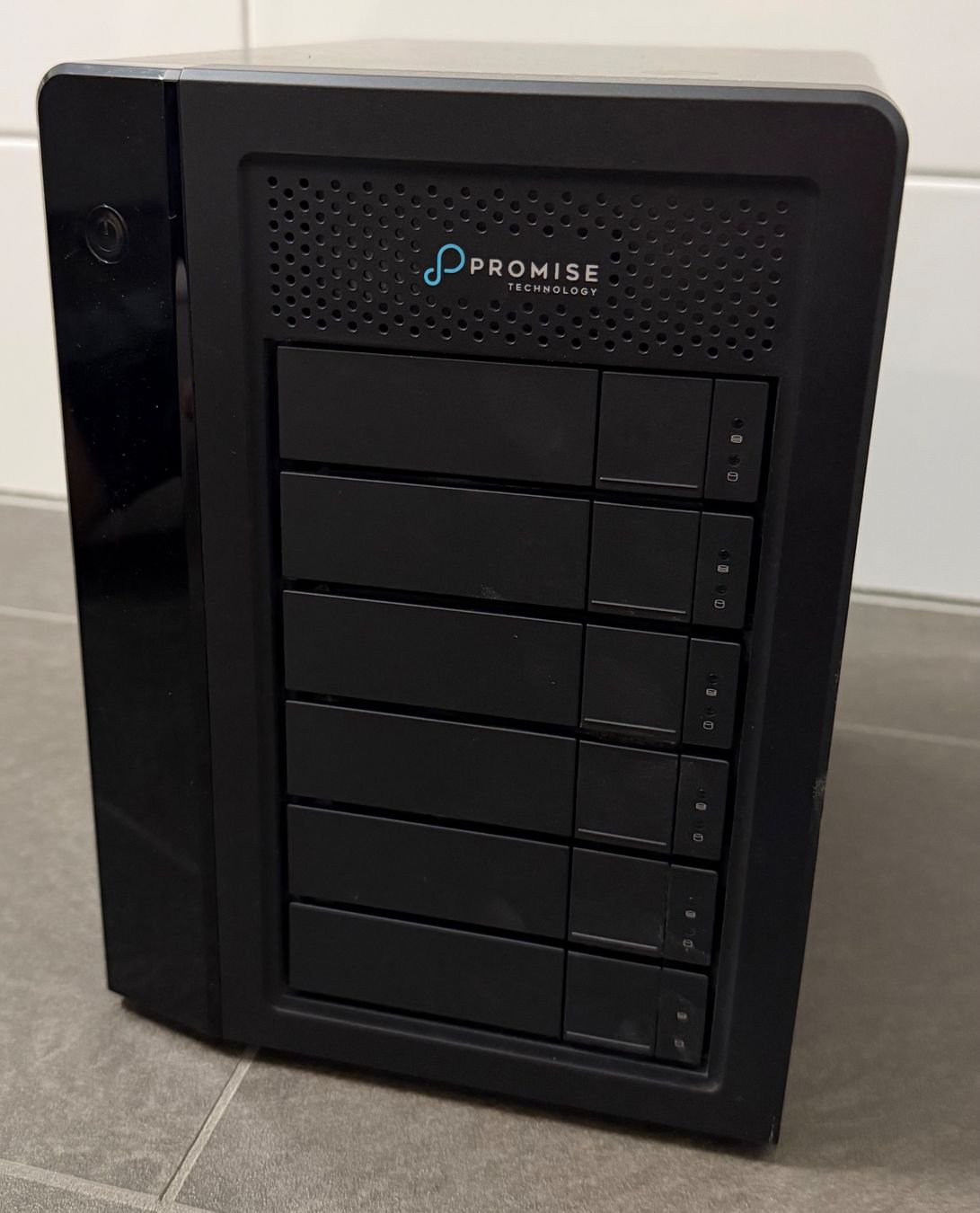 PC: Promise Pegasus3 R6 DAS System – Usato da Tann venduto da Speedesel