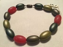 Collier fantaisie perles de résine bronze et cerise
