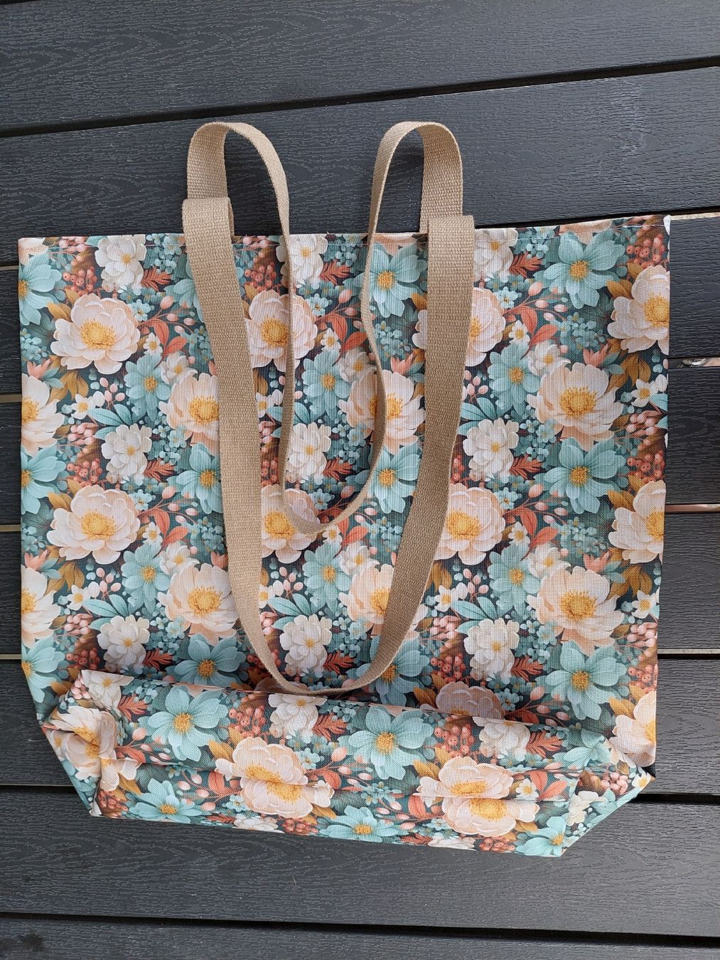 Sacs femmes: Tasche mit  Blumenmuster aus abwaschbarem Oxfortgewebe – Neuf avec emballage d'origine à Dübendorf par Volino