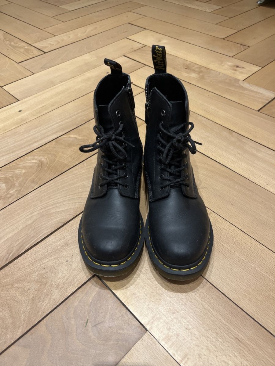 Dr. Martens Scarpe da uomo: Dr. Martens 1460 Pascal – Usato da Gams venduto da annikalexandra