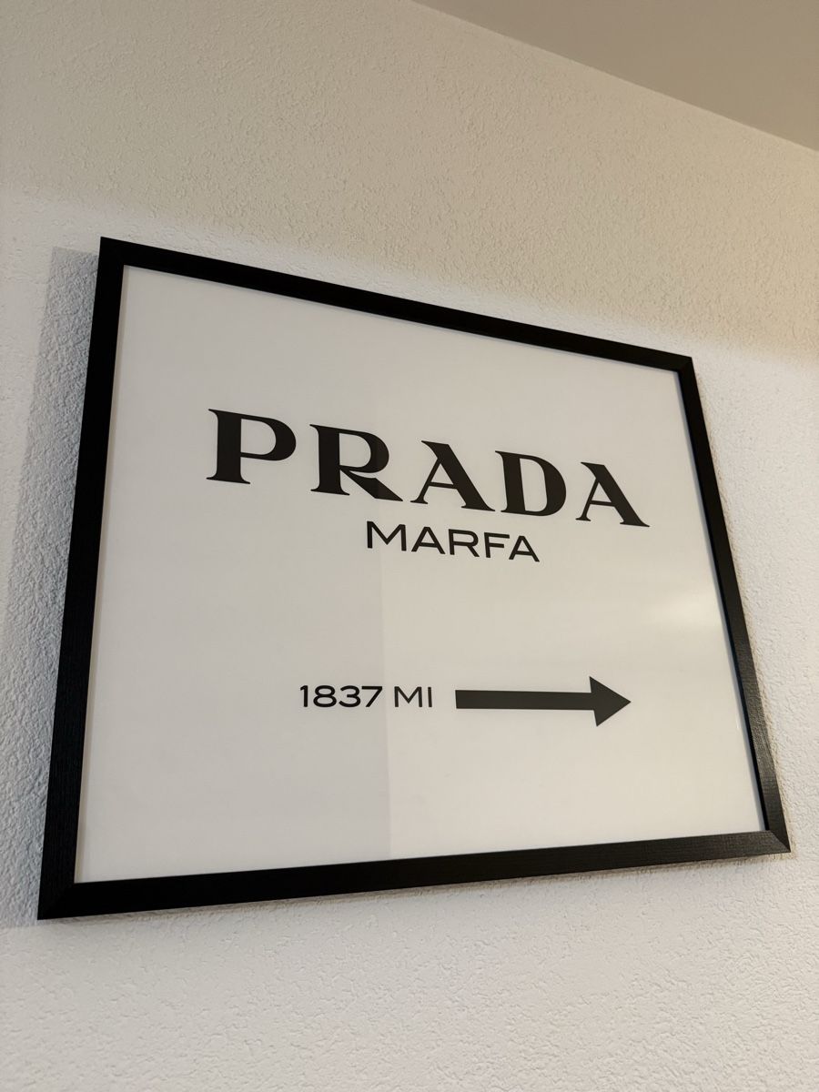 Foto & Immagini: Prada Marfa Bild – Usato da Luzern venduto da bia_v2fl