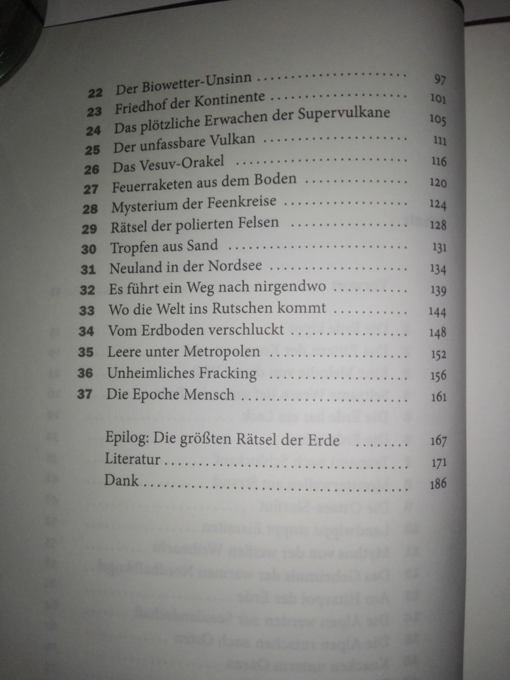 Libri: Die Erde hat ein Leck & andere rätselhafte Phänomene unseres – Usato da St.Gallen venduto da elk2022 3