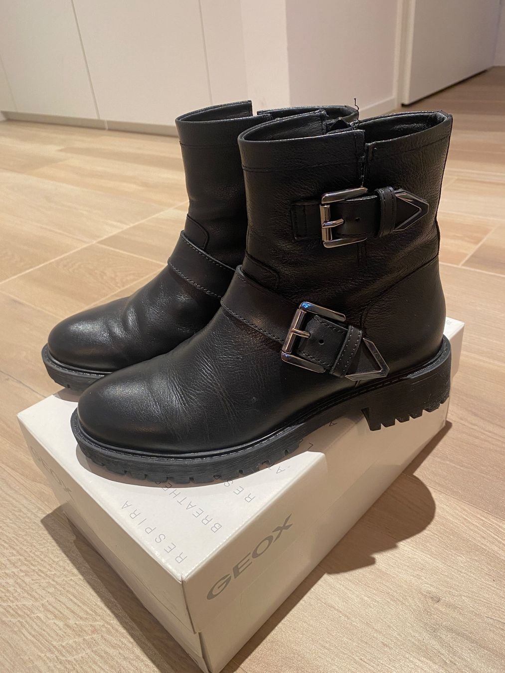Geox Scarpe da donna: Geox 36 Lederstiefeletten – Usato da Zürich venduto da sangoimara