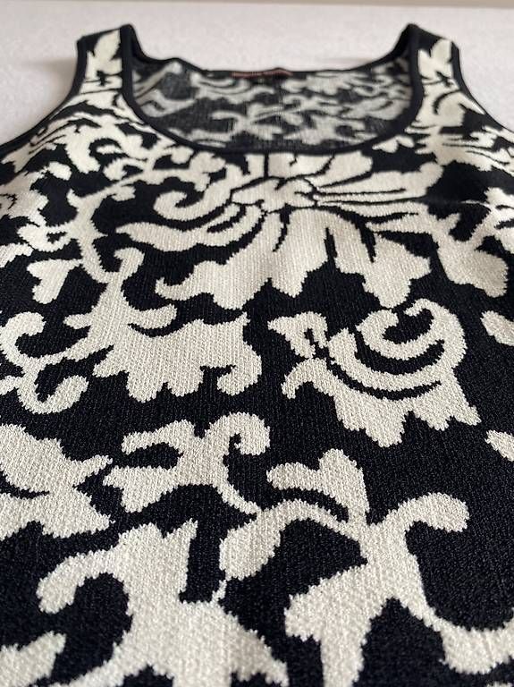 Top: Haut noir et blanc | Jealous Tomato | Size M – Usato da geneve venduto da cey_5ywd 2