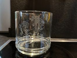 Blumenvase mit Glasritzereien