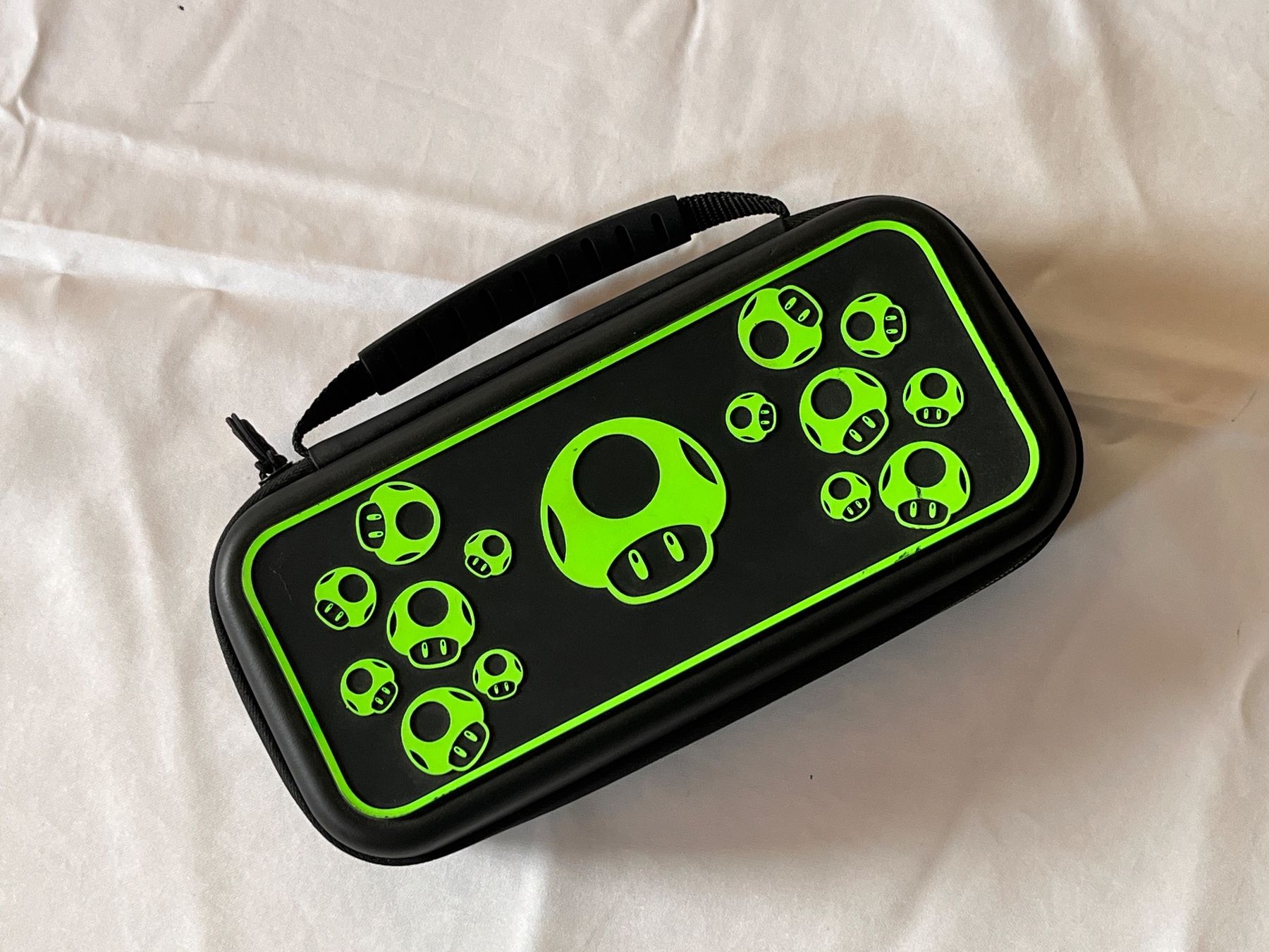 Nintendo Custodie protettive: Original Nintendo Switch Case – Usato da Richterswil venduto da tilodecooli