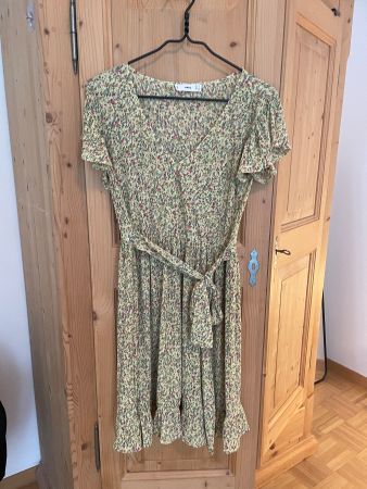 Sommerkleid mit Blumen Muster