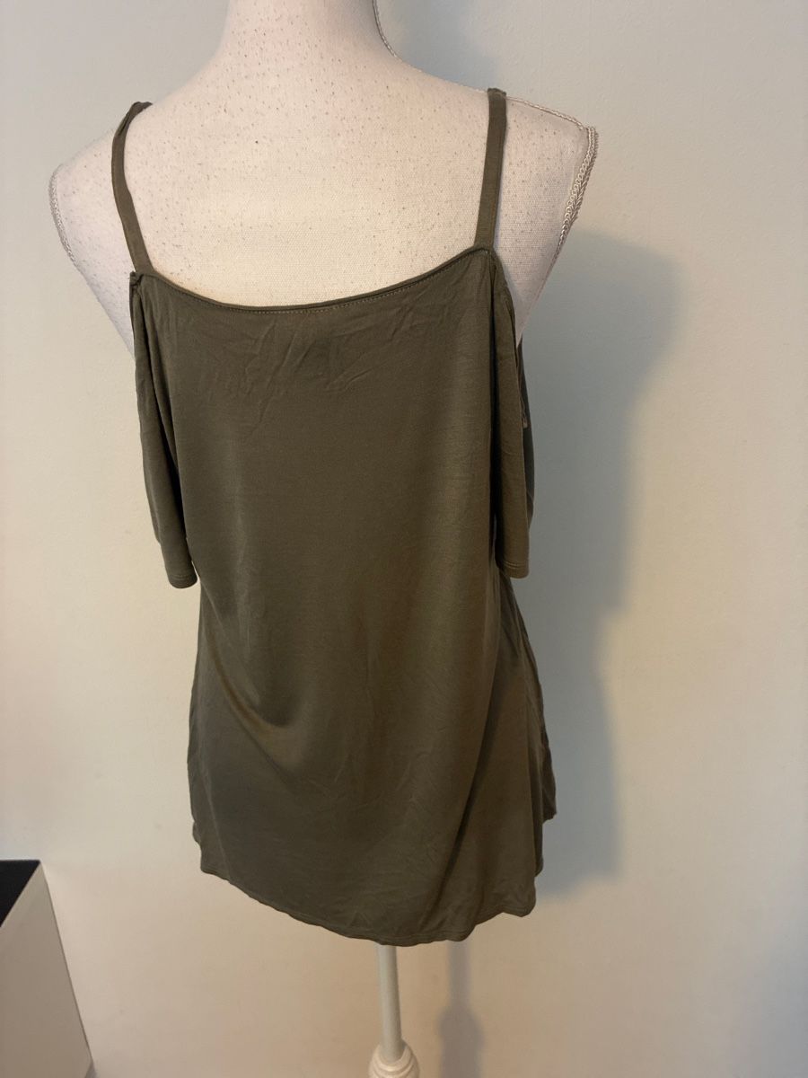H&M T-shirt: Oberteil XS – Usato da Küssnacht am Rigi venduto da Anacerna 1