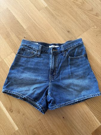 Levi‘s Shorts (80s Mom)