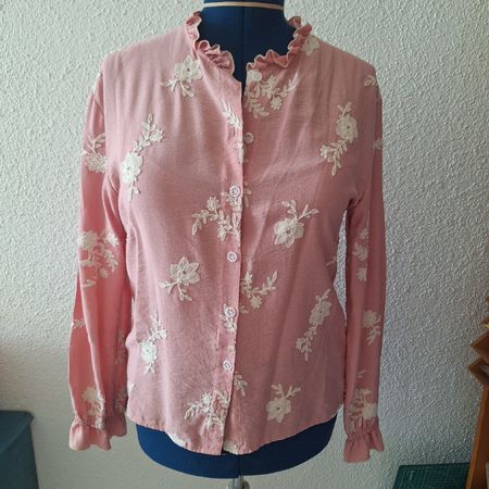 Bluse rosa mit Stickerei Grösse L neuwertig