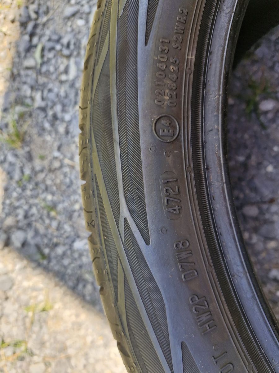 Pneus & Roues: 2 Reifen Continental 245 40 18 – D'occasion à Zürich par Porto0 2