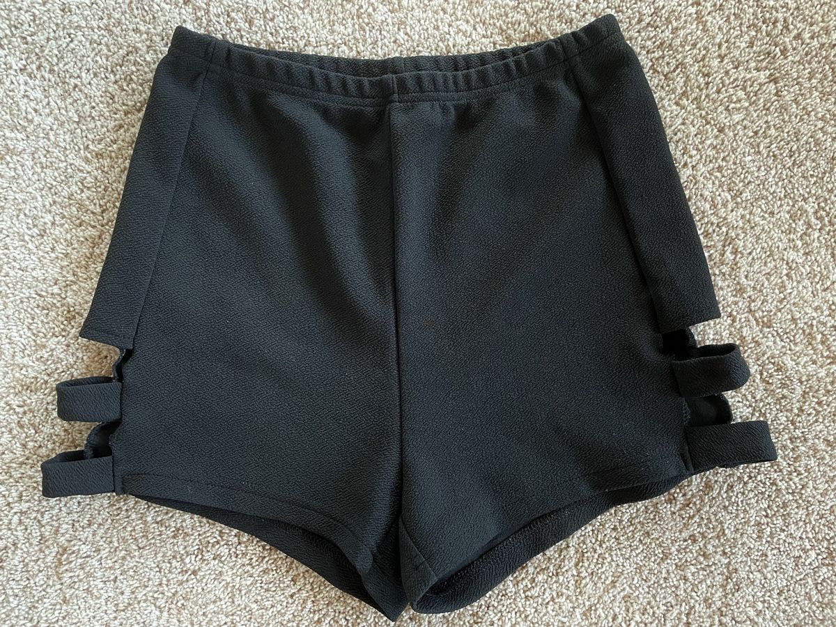 Kleiderpakete: Short – Neu (gemäss Beschreibung) aus Herisau von Ciaoschein