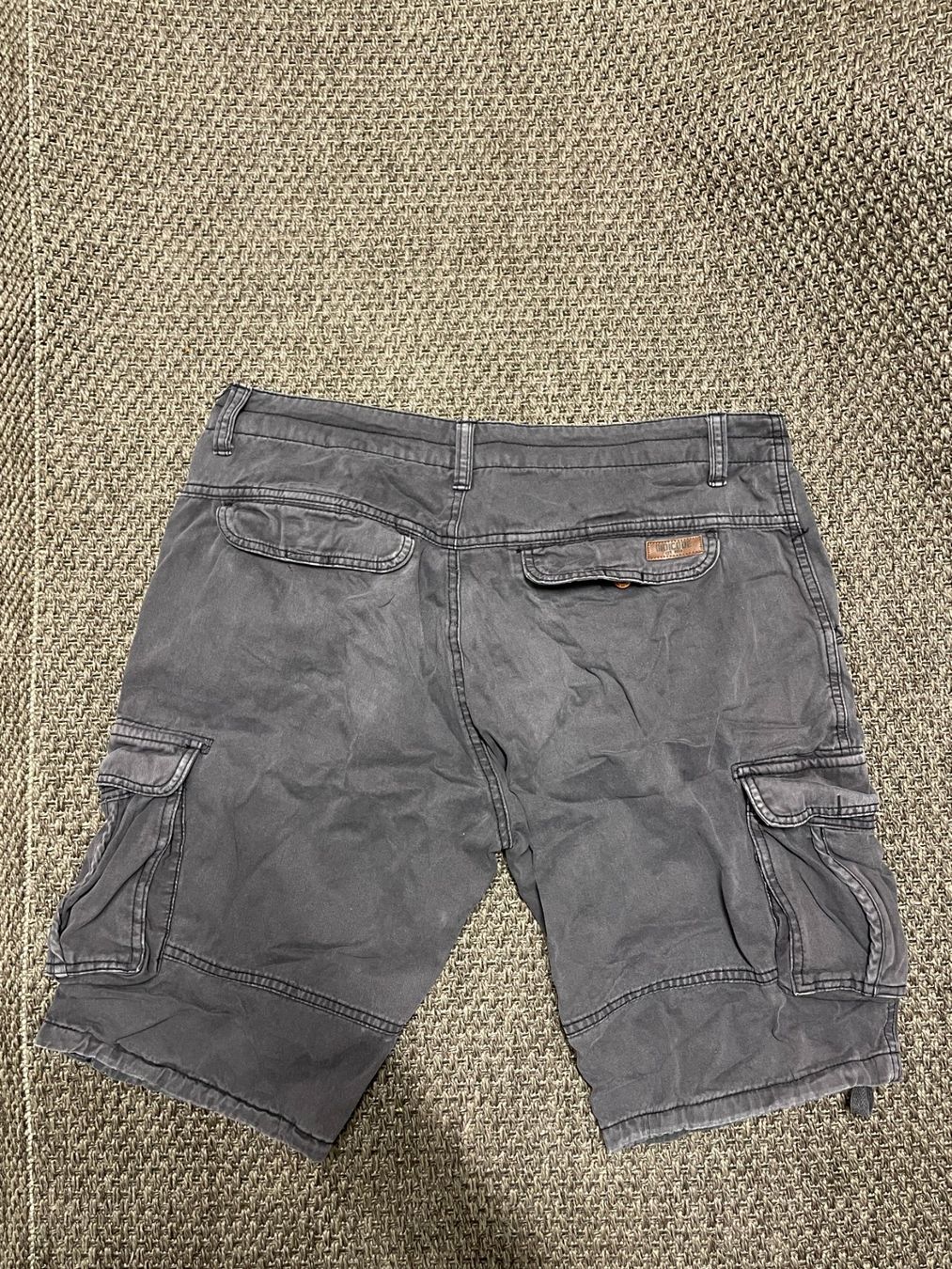 Pantaloni: Indicode Jeans Cargo Shorts grau Grösse XL – Usato da Wädenswil venduto da TristanBrandle 1
