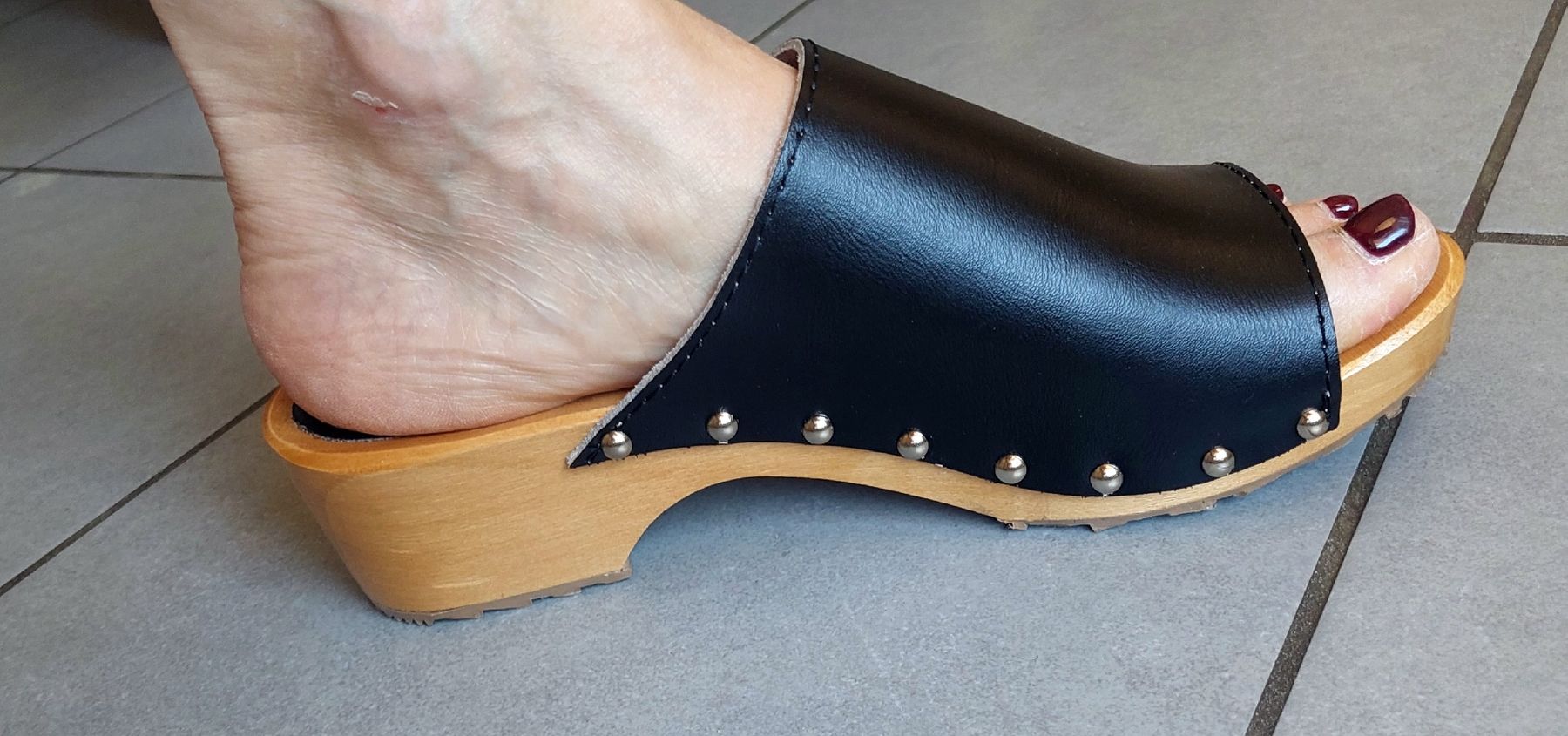 Scarpe da donna: Sabots en bois pointure 39 – Nuovo e nell'imballaggio originale da Plan-Les-Ouates venduto da Lolothebest 1