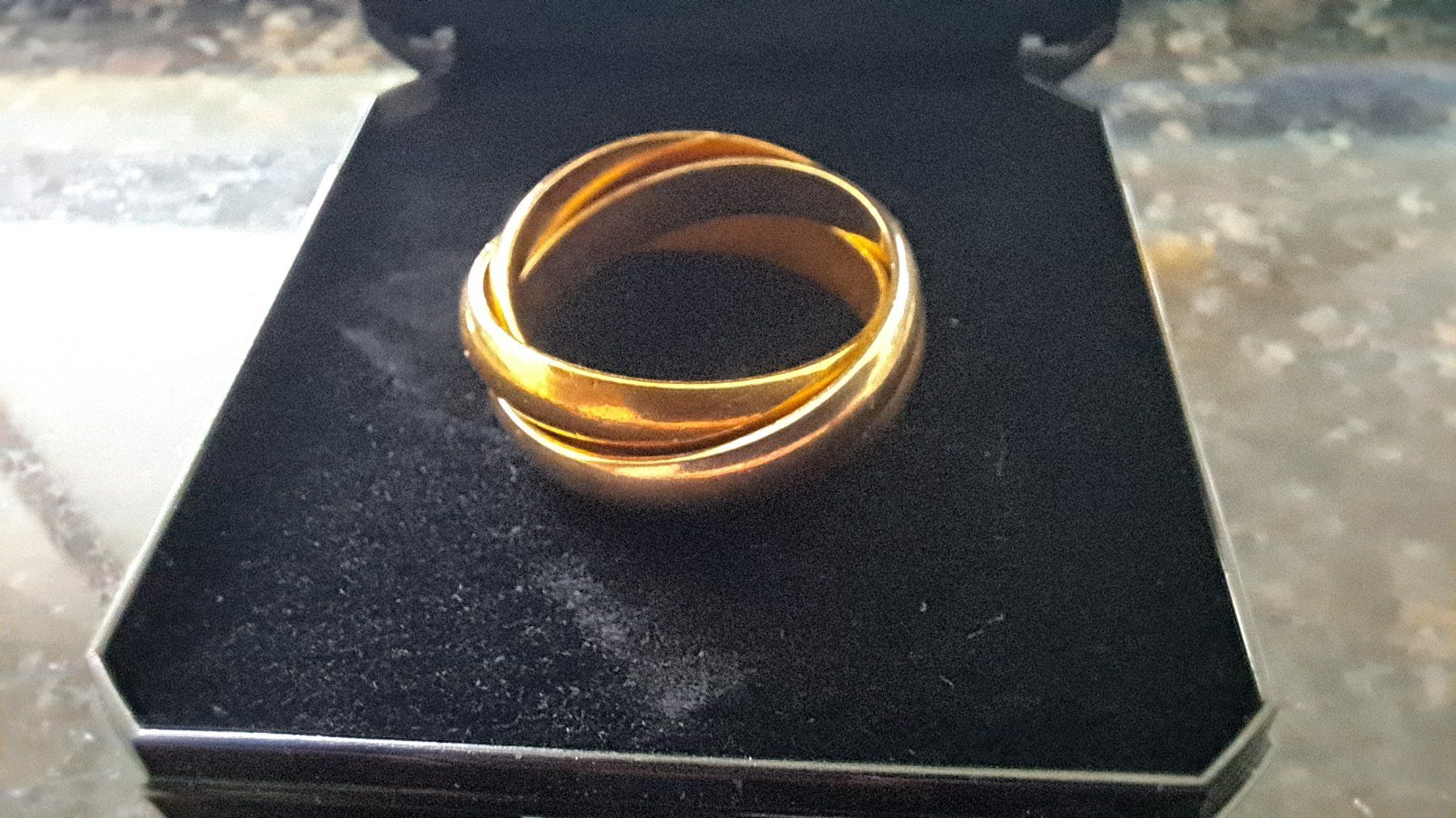 Cartier Ringe: Cartier Trinity Ring – Gebraucht aus Pfäffikon ZH von Valsangiaccomo