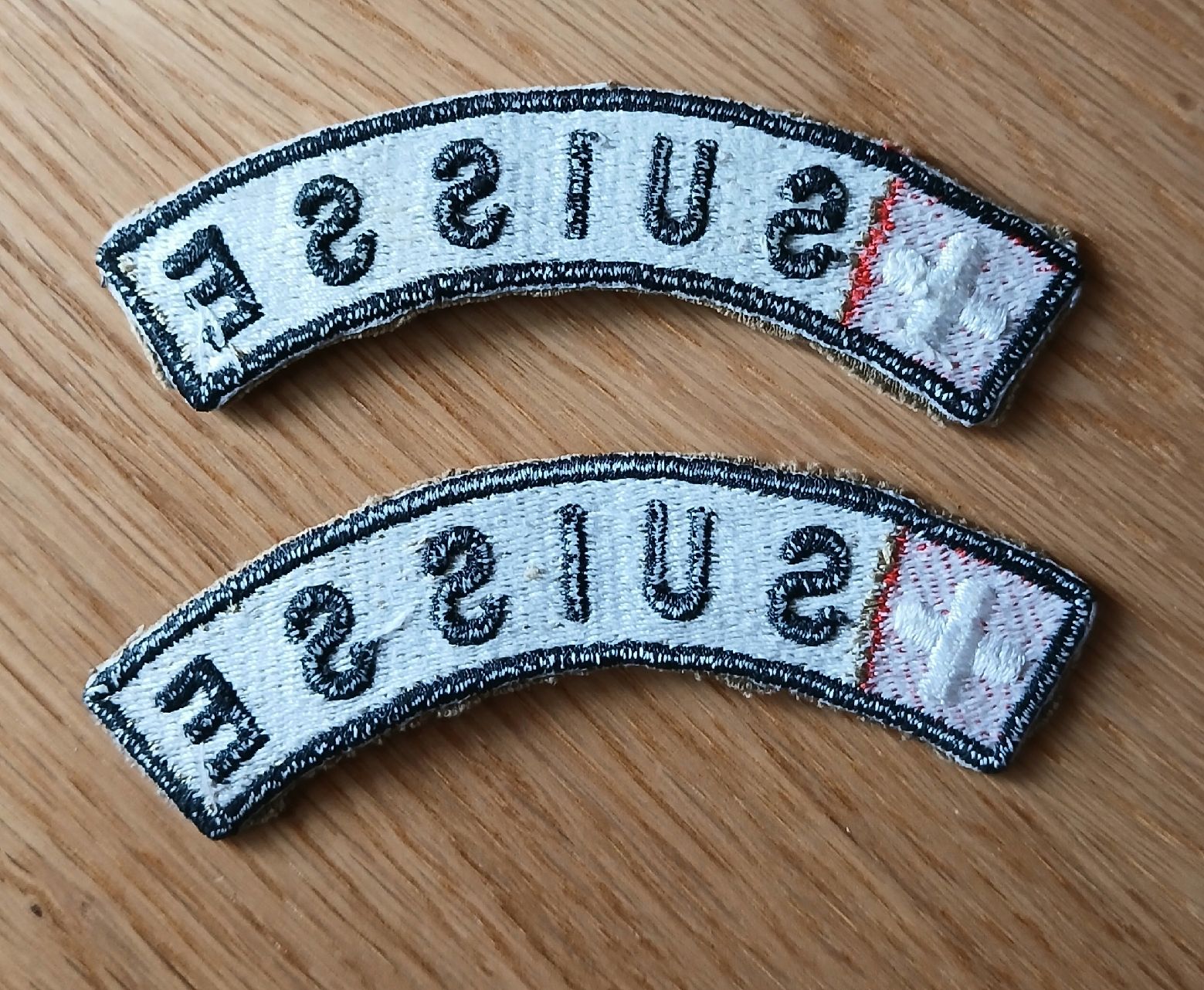 Schweizer Armee Uniformi: Insignes armée suisse   – Usato da Sciernes-d'Albeuve venduto da Dojo004 1