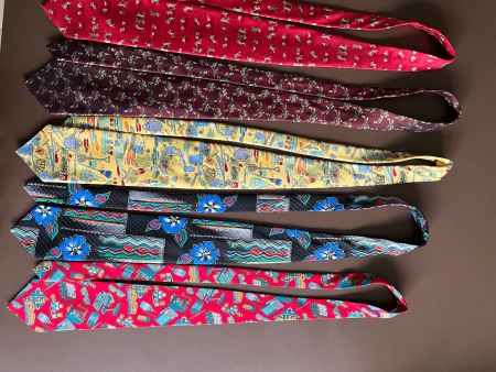 Lot de 5 cravates originales - Motifs variés et funs!