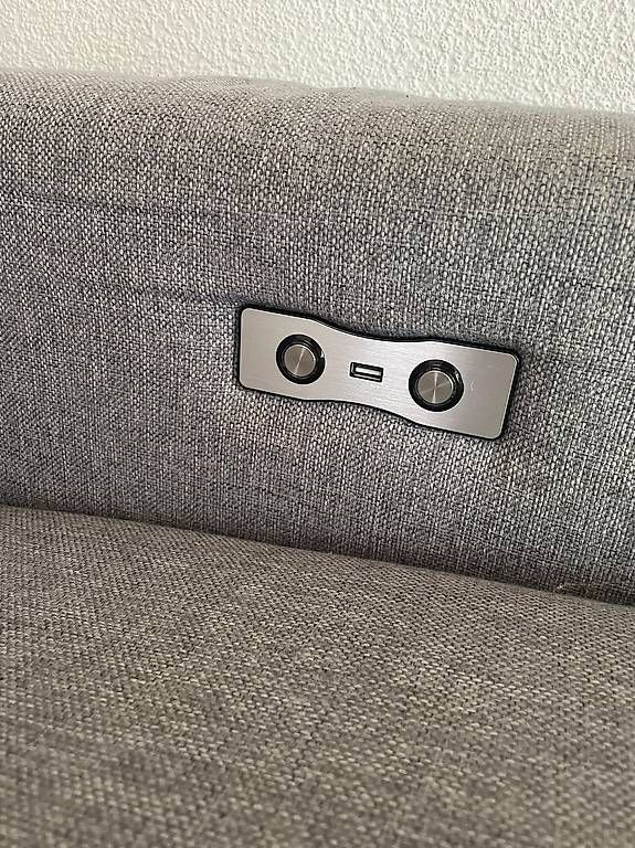 Sofas: Sofa, grau +  elektronisch – Gebraucht aus Obergösgen von randomly 3
