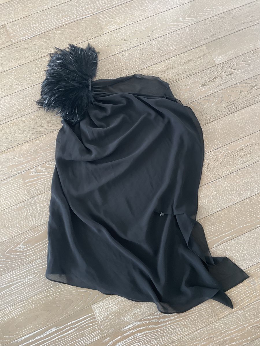 Camicette: Elegant Black top with Feather Detail – Usato da Zürich venduto da muz_5h6k