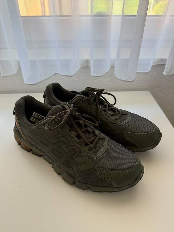 Chaussures hommes: ASICS Sneakers EU 42 – Neuf avec emballage d'origine à Niederhelfenschwil par Mileko
