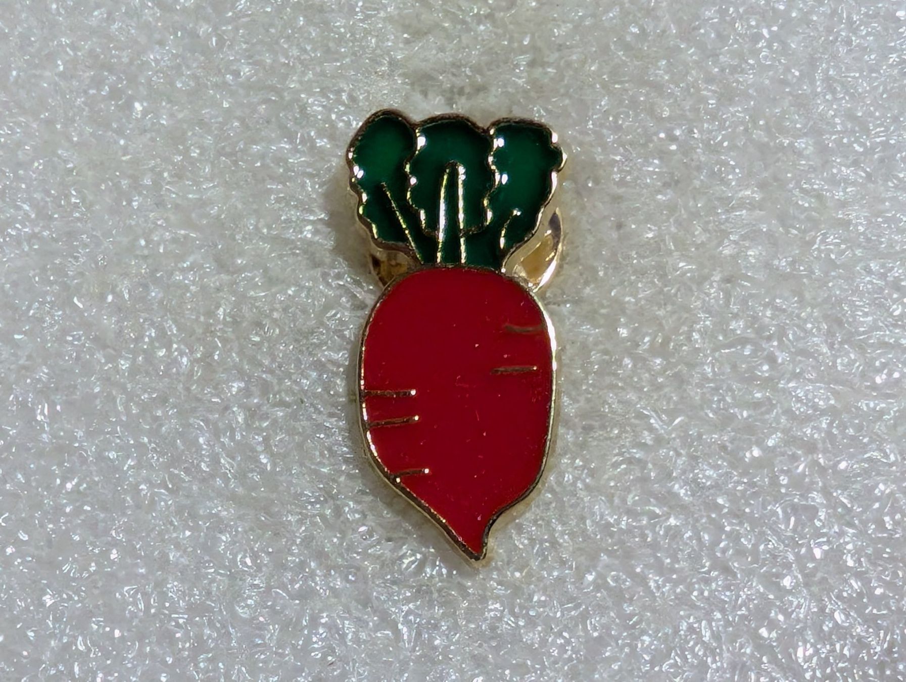 Placchette & Badge: Ansteckpin 106: Radieschen – Usato da Oppligen venduto da Pin-Fall-Shop