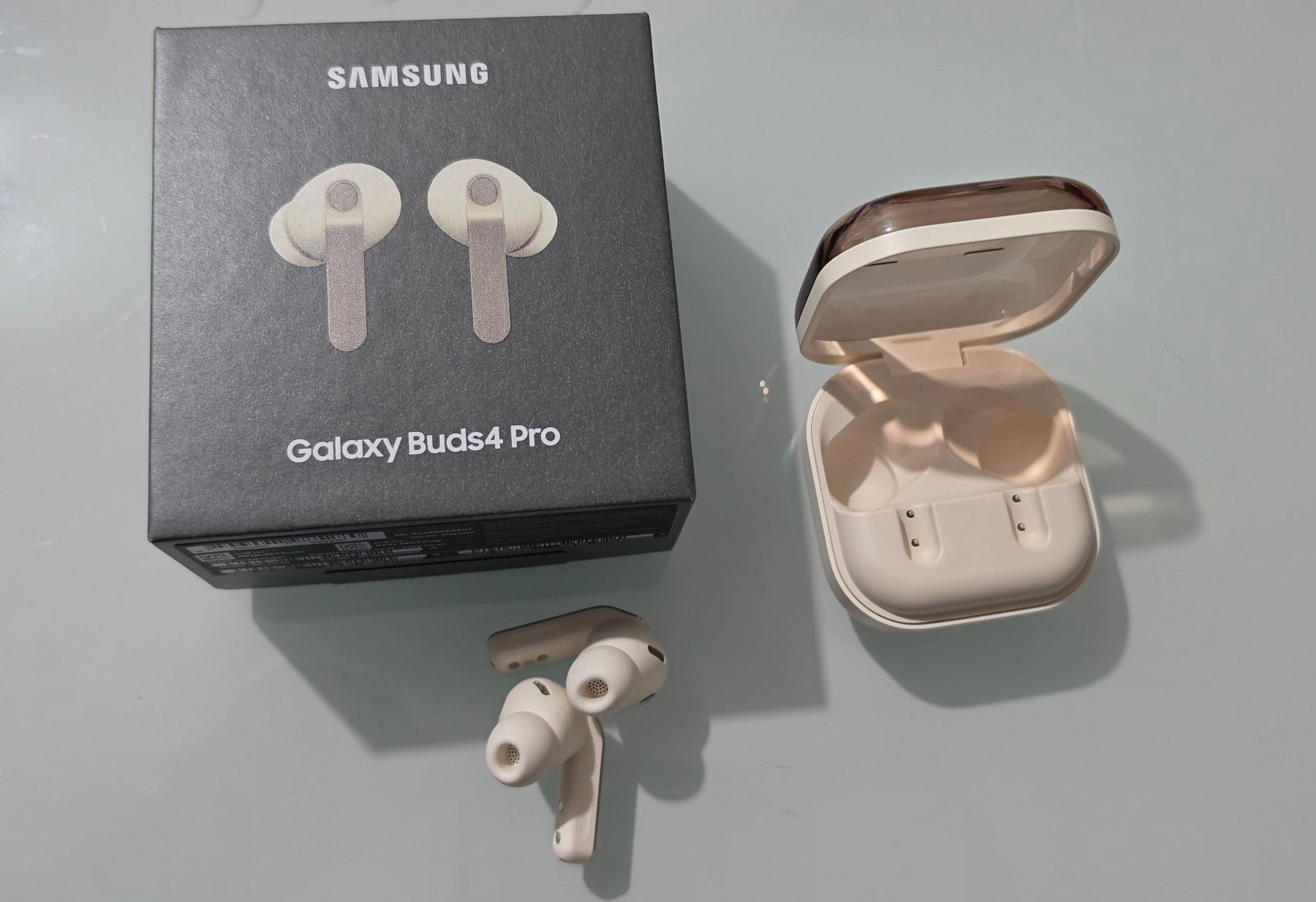 Samsung Kopfhörer: Samsung Buds 4 Pro Pink Gold – Neu (gemäss Beschreibung) aus Küsnacht ZH von gmd243 1